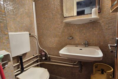 Apartament 3 camere de vânzare – Zona Centrală, decomandat - 9