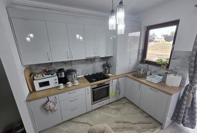 Gradina proprie. Mobilat si utilat complet. 2 Bai. 72 mp utili.  Aproape de Eso. - 6