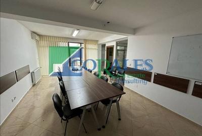 Favorit. 3 camere model mare. Mobilat spatiu de birouri.