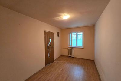 Apartament 2 camere, Zona Piata Dacia, Parter, Necesita renovare - 1