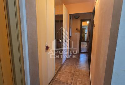 Apartament de vanzare cu 3 camere, centrala proprie, etaj 3, Lipovei - 8
