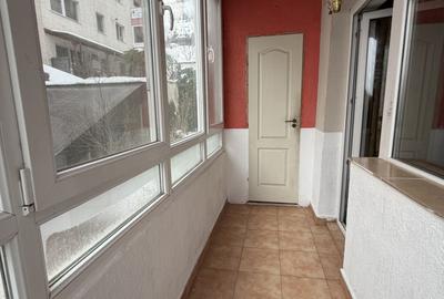 Apartament in zona Stejarului  , 44 mp utili plus balcon , parter inalt. - 4