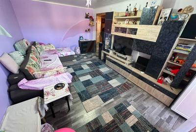 Apartament cu 3 camere - zona Sud - 2