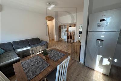 Apartament cu 3 camere semidecomandat, mobilat în Dumbrăvița