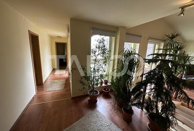 Casa 2 corpuri P+M si P+1 spatiu comercial 70 mpu la strada 2 garaje - 24