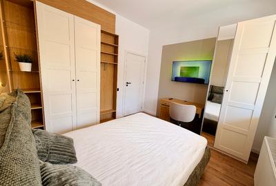Proprietar vand apartament 3 camere + curte - 10 sec de metrou - 10