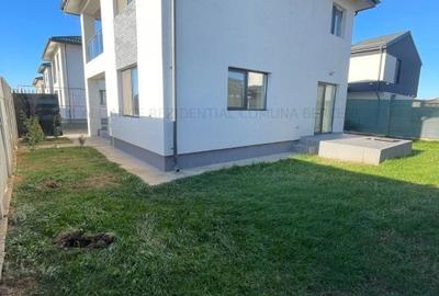 Casa individuala - 4 camere - 2 bai - beci - pod - str asfaltata - 2