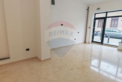 Spațiu comercial, de 30 mp, în Central