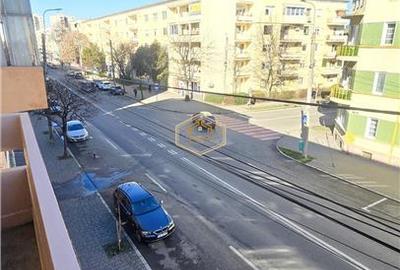 Centru | Apartament cu 3 camere + garaj | Calea Traian - 14