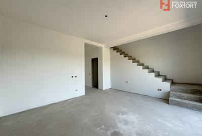 Casă cu 4 camere în Săcălaz