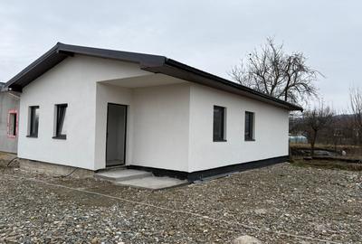 Casă individuală cu 4 camere în Șintereag