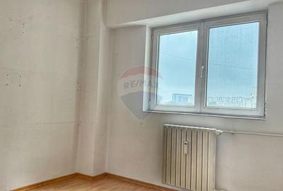 Apartament cu 4 camere de vânzare în zona 13 Septembrie - 7
