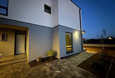 Vând Duplex la cheie cu zid dublu 5 camere 3 băi Comision zero - 10