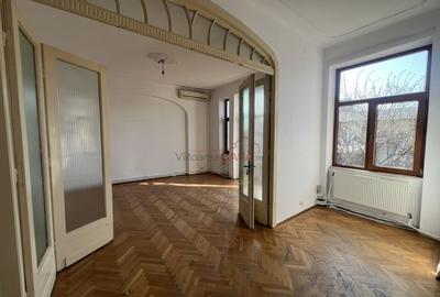 Apartament cu 3 camere decomandat în Calea Călărașilor