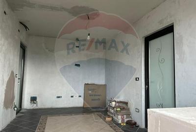 Apartament cu 2 camere de vânzare Savinesti - 2