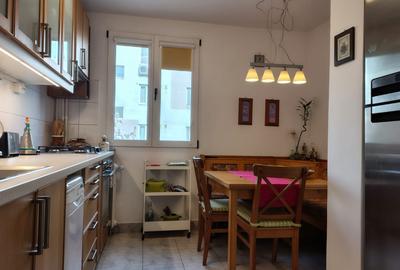 De închiriat apartament 3 camere 8 minute de metrou 1 Decembrie - 6