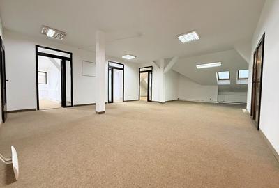 Birou, 200 mp în Central