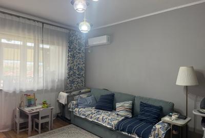 Apartament cu 2 camere decomandat în Apărătorii Patriei