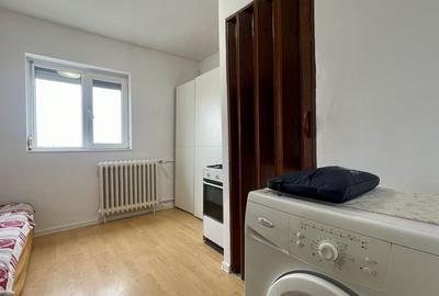 Garsoniera de vanzare, Rogerius - 3