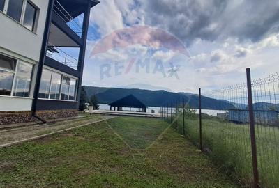Pensiune Eselnita / 16 camere / Teren - 1448 mp / Ponton - 44