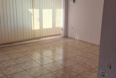 Apartament 2 camere, decomandat, etaj 2, centru,parc - 1