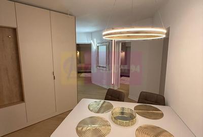 Apartament cu 3 camere decomandat în P-ța Alba Iulia