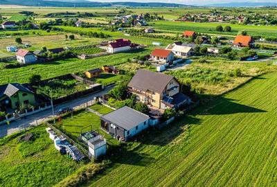Vila luminoasa, gradina, priveliste panoramica spre munti, Harman, Brasov - 12