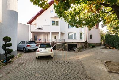 Timisoara - Girocului Vila 12 Camere 4 Bai | 497mp Utili 1373mp Teren - 32
