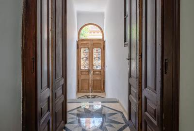 De vanzare Cladire bloc Istoric Central Arad D+P+E+M curte proprie - 12