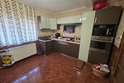 Vitanul nou, chiar pe Foisorului, stradal, bloc reabilitat - 4