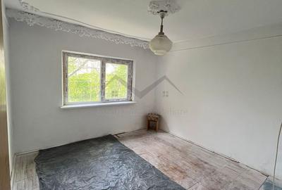 Apartament cu 2 camere decomandat în Nicolina
