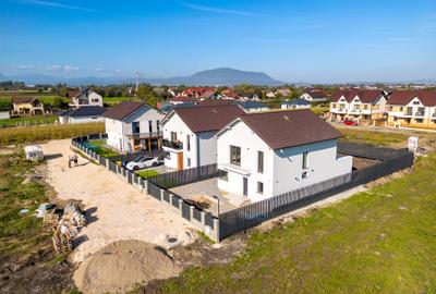 Case Stupini, 5 camere, 2026, priveliște spre Tâmpa, P+E, 470 mp teren - 1