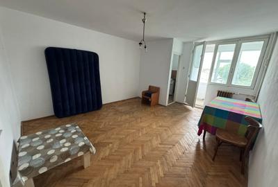 Garsoniera confort 1 -etaj 7/9 -zona Tatarasi (Piata 2 Baieti ) -ID 155972