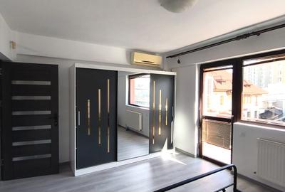 Apartament cu 3 camere semidecomandat în Bucur Obor