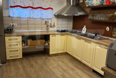 Casă de lux renovată cu priveliște spectaculoasă, în inima Brașovului - 10