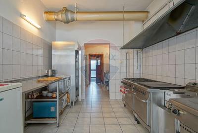 Comision 0 %! Pensiune cu 12 camere de vânzare, str. De Mijloc! - 4