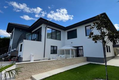 Vilă cu 7 camere, P+E, Piscină, 1102mp teren, Dealuri, Oradea. - 1