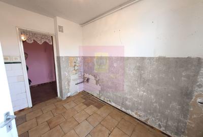 Drumul Taberei - Valea Ialomiței,  Apartament 3 camere în Bloc P+4 - 6