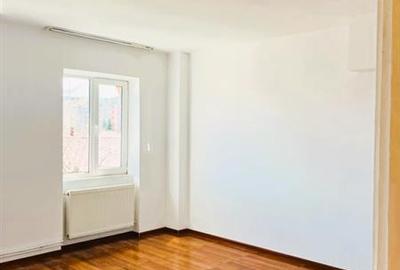 Apartament 2 camere, etaj intermediar. Zona Centrul Civic Afi - 2