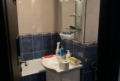 Apartament cu 3 camere , str. Bozieni - 25