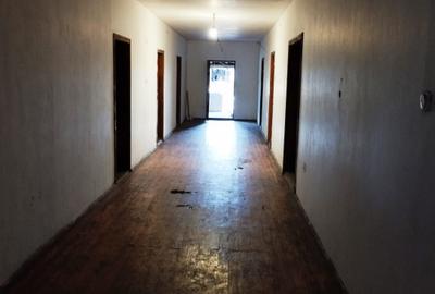 SE VINDE CASA FOARTE SPATIOASA CU TEREN 1200 MP IN LOCALITATEA CALUGARENI GR - 4