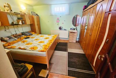 Casă spațioasă cu 9 camere în Strejnicu – pentru locuință, birouri - 48