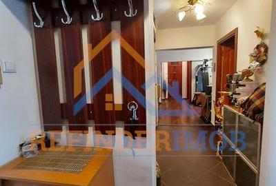 Apartament de vanzare cu 3 camere, 2 gr sanitare - zona 13 Septembrie - 6