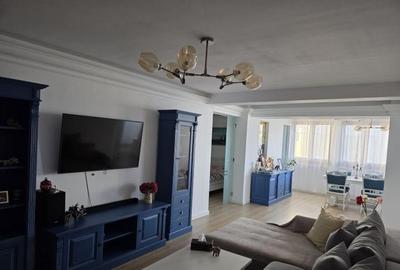 Apartament cu 4 camere decomandat în Faleza Nord