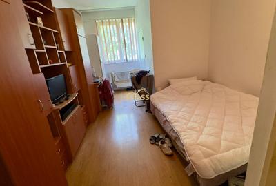 Garsoniera | Etaj intermediar | 22 mpu | Zona Lombului Dambul Rotund - 1