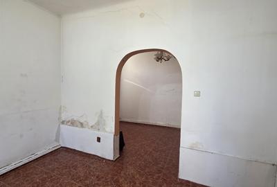 Piata Ovidiu , Centru vechi, 4 camere , 2 bai - 6