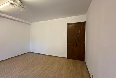 Vanzare-Sebastian, parc ,2 camere, 1/8, decomandat, bl. 95, liber, 118000 E - 10