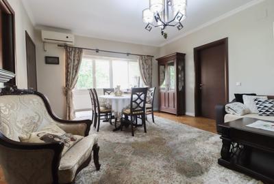 Universitate-Intercontinental, FATADA FOARTE BUNA, SCARA CURATA, RENOVAT LUX - 1