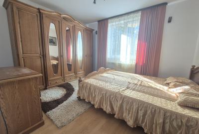 Apartament 3 camere Zamca de închiriat - 4