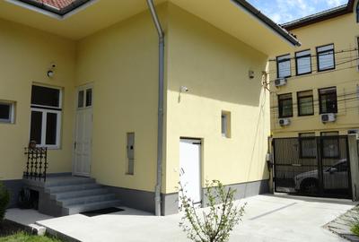 Apartament in casa recent renovat , parcare in curte, zona centrala - 19